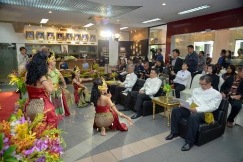 แถลงข่าวเตรียมจัดงานย้อนรอยอารยธรรมศรีวิชัยสู่อาเซียน กิจกรรมย้อนรอยอารยธรรมศรีวิชัยกลุ่มจังหวัดภาคใต้ฝั่งอ่าวไทย จัดการแสดง แสง สี เสียง ศิลปวัฒนธรรมกลุ่มจังหวัดภาคใต้ ฝั่งอ่าวไทย จังหวัดสุราษฎร์ธานี