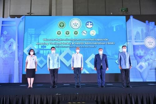 สธ. ร่วมกับ กก. จัดพิธีมอบตราสัญลักษณ์มาตรฐาน SHA แก่ผู้ประกอบการพื้นที่กรุงเทพฯ กว่า 500 ราย สร้างความเชื่อมั่นสู่เที่ยวไทยวิถีใหม่ (New Normal)
