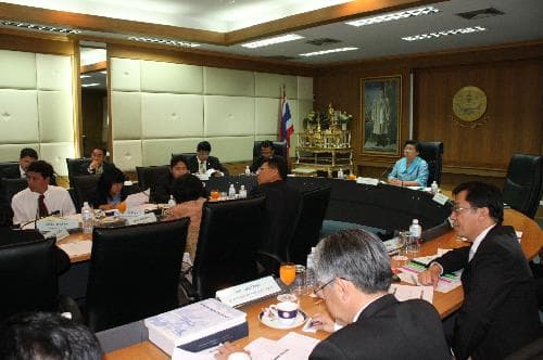 การประชุมเพื่อติดตามผลการดำเนินงานการทบทวนรายละเอียดคำของบประมาณรายจ่าย ประจำปีงบประมาณ พ.ศ.2553
