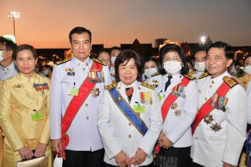 พิธีจุดเทียนน้อมรำลึกในพระมหากรุณาธิคุณ ในวันคล้ายวันพระบรมราชสมภพของพระบาทสมเด็จพระบรมชนกาธิเบศร มหาภูมิพลอดุลยเดชมหาราช บรมนาถบพิตร