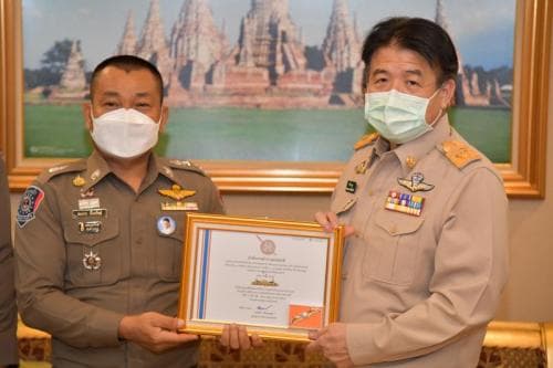 ก.ท่องเที่ยวและกีฬา รับมอบเครื่องหมายนักปฏิบัติการใต้น้ำ ประเภทกิตติมศักดิ์