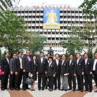 คณะวิทยาลัยป้องกันราชการณาจักร รุ่น ๒๕๔๗ ถวายพระพรสมเด็จพระเจ้าอยู่หัวฯ