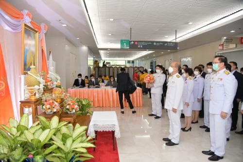 ปลัดกระทรวงการท่องเที่ยวและกีฬาและคณะผู้บริหาร ลงนามถวายพระพรสมเด็จพระเจ้าลูกเธอ เจ้าฟ้าพัชรกิติยาภา นเรนทิราเทพยวดี กรมหลวงราชสาริณีสิริพัชร มหาวัชรราชธิดา