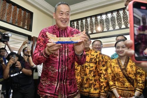 รมว.สุดาวรรณ ร่วมนายก เข้าเยี่ยมชมพิพิธภัณฑ์มรดกวัฒนธรรมอิสลาม และศูนย์การเรียนรู้คัมภีร์อัล-กุรอาน ต.ละหาร อ.ยี่งอ จ.นราธิวาส