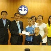 ปลัดกระทรวงการท่องเที่ยวและกีฬามอบเงินช่วยเหลือครอบครัว ด.ต.ปราโมทย์ ธีระวัฒน์ อดีตนักกีฬาแบดมินตันทีมชาติไทย 