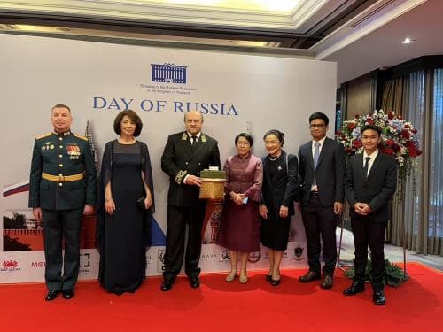 กระทรวงการท่องเที่ยวและกีฬา ร่วมแสดงความยินดีเนื่องในโอกาสวันชาติของสหพันธรัฐรัสเซีย