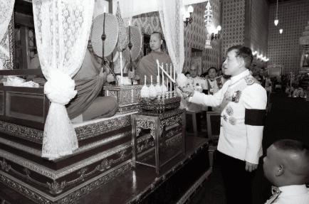 พระบาทสมเด็จพระเจ้าอยู่หัว และสมเด็จพระนางเจ้าฯ พระบรมราชินี เสด็จพระราชดำเนินไปในการพระราชพิธีถวายน้ำสรงพระบรมศพ และทรงบำเพ็ญพระราชกุศลสวดพระอภิธรรมพระบรมศพ สมเด็จพระนางเจ้าสิริกิติ์ พระบรมราชินีนาถ พระบรมราชชนนีพันปีหลวง