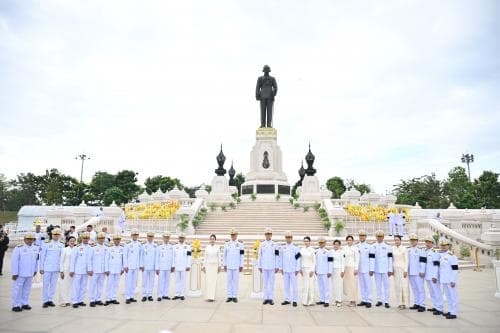 รมว. “อรรถกร ศิริลัทธยากร” นำทีมสังกัดกระทรวงการท่องเที่ยวและกีฬา วางพานพุ่มราชสักการะ รัชกาลที่ 9 ย้ำเจตนารมณ์สานต่องานแผ่นดินเพื่อปวงชนชาวไทย