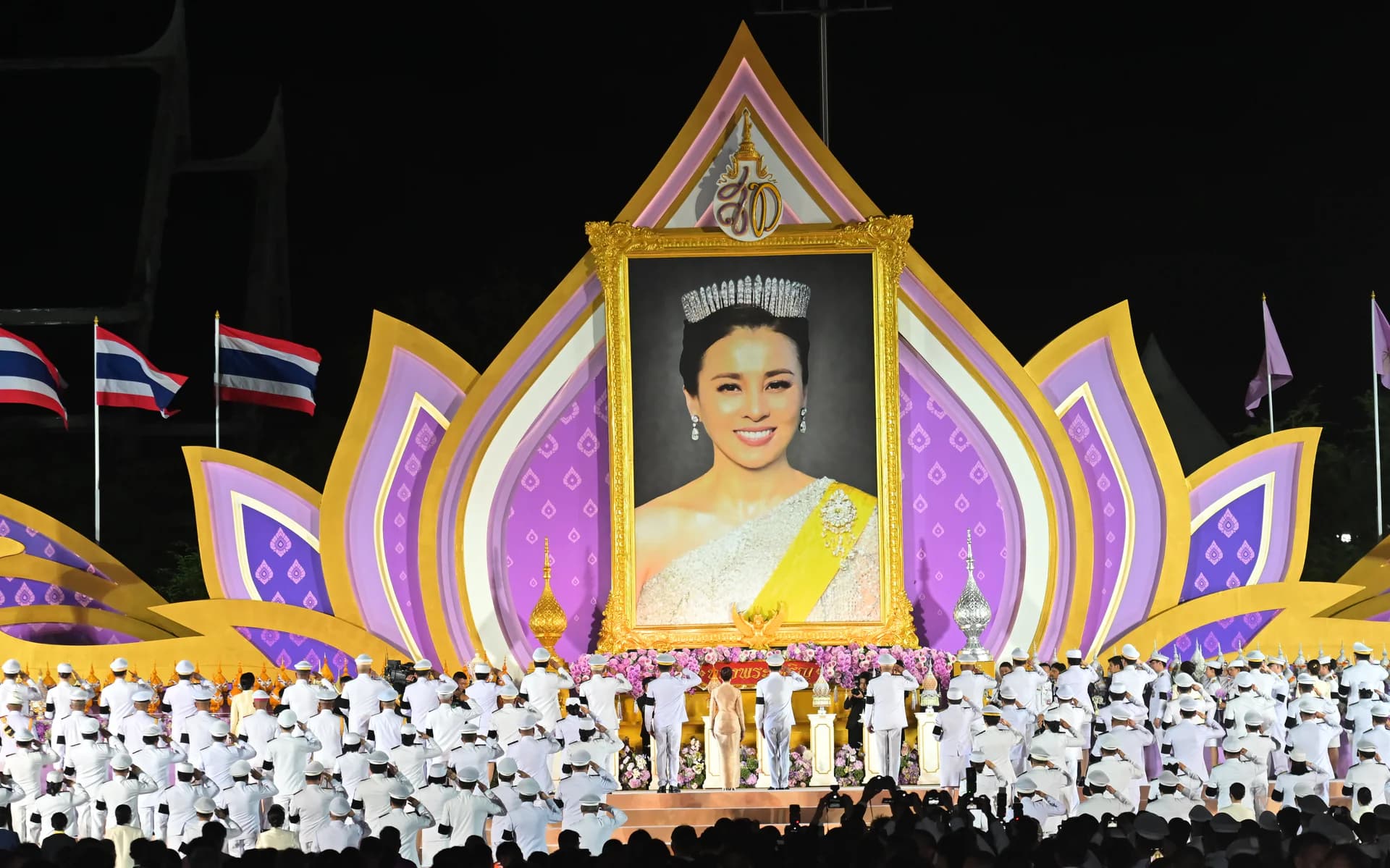 “รมว.สุรศักดิ์” นำคณะผู้บริหารกระทรวงการท่องเที่ยวและกีฬา ร่วมพิธีจุดเทียนถวายพระพรชัยมงคล สมเด็จพระนางเจ้าฯ พระบรมราชินี เนื่องในโอกาสมหามงคลเฉลิมพระชนมพร