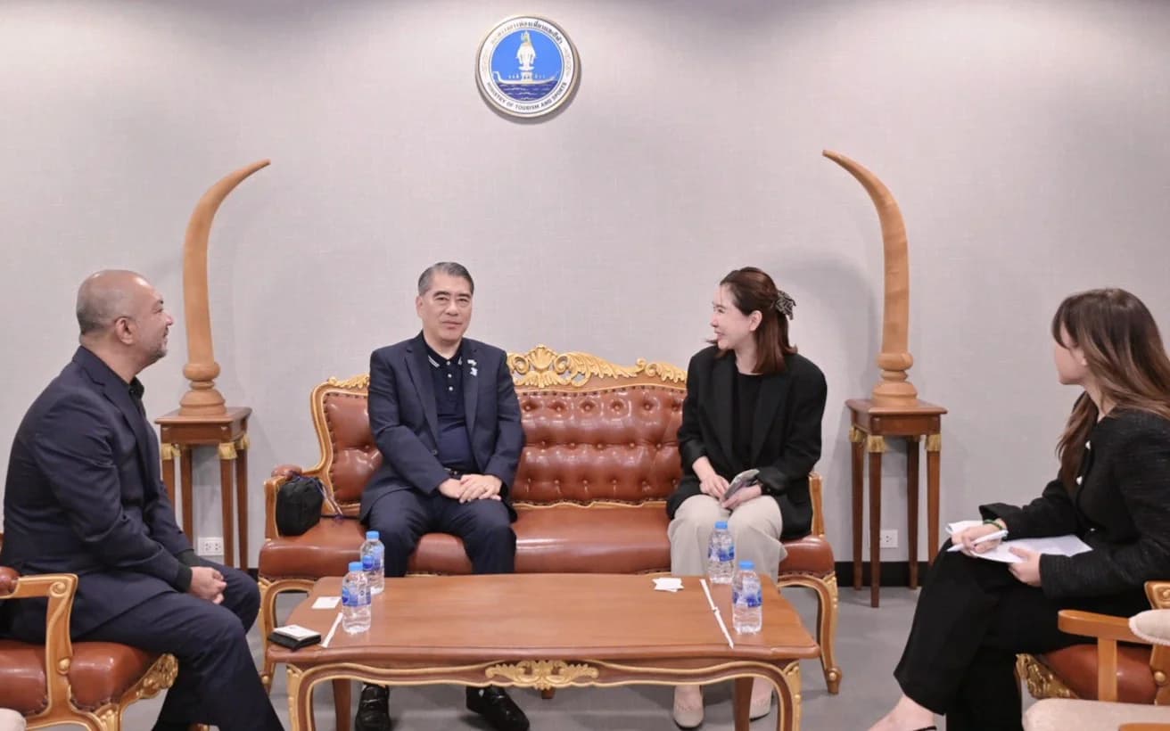 ปลัดกระทรวงการท่องเที่ยวและกีฬา ให้การต้อนรับนายเฮนรี โอห์ ประธานสมาคมตัวแทนธุรกิจท่องเที่ยวแห่งเกาหลีใต้ (KATA) และคณะ ในโอกาสเดินทางเยือนประเทศไทย