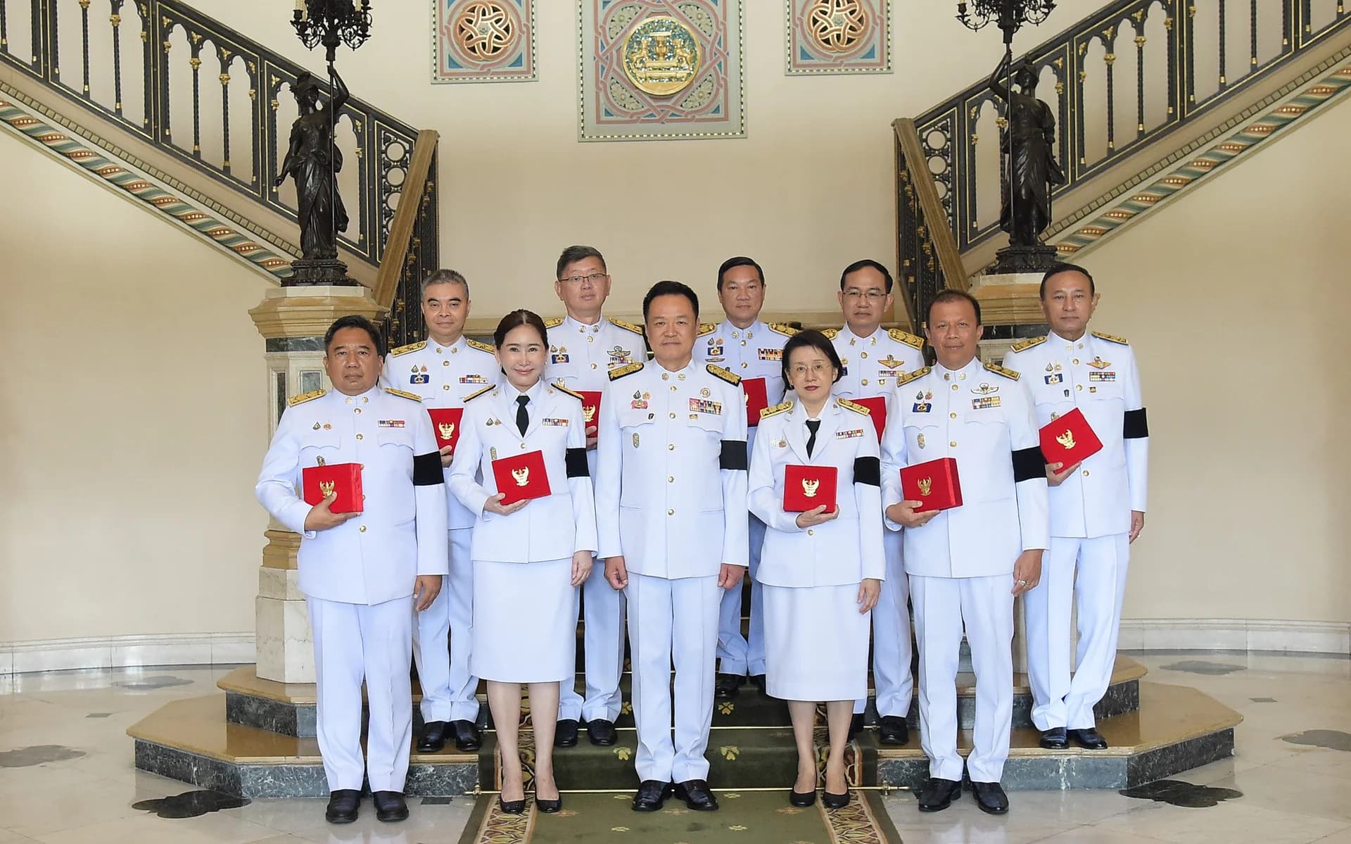 ปลัดกระทรวงการท่องเที่ยวและกีฬา รับพระราชทานเครื่องราชอิสริยาภรณ์ชั้นสูงสุด “มหาปรมาภรณ์ช้างเผือก” พร้อมข้าราชการในสังกัดร่วมรับพระราชทานฯ นับเป็นพระมหากรุ