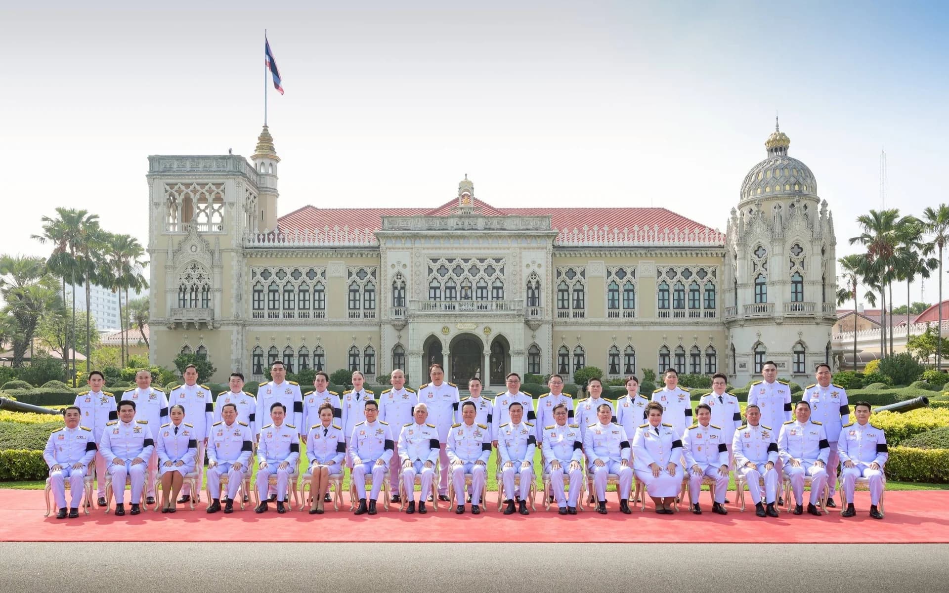 รมว.ท่องเที่ยวและกีฬา “สุรศักดิ์ พันธ์เจริญวรกุล” ร่วมถ่ายภาพหมู่ ครม.ชุดใหม่ ก่อนเข้าเฝ้าฯ ถวายสัตย์ปฏิญาณ พร้อมเริ่มภารกิจขับเคลื่อนนโยบายทันที