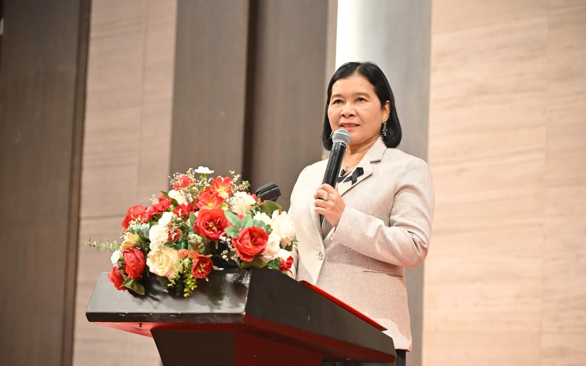 รองปลัดฯ วนิดา เปิดประชุมเชิงวิชาการ มุ่งยกระดับท่องเที่ยวไทยสู่จุดหมายปลายทางคุณภาพสูงอย่างยั่งยืน