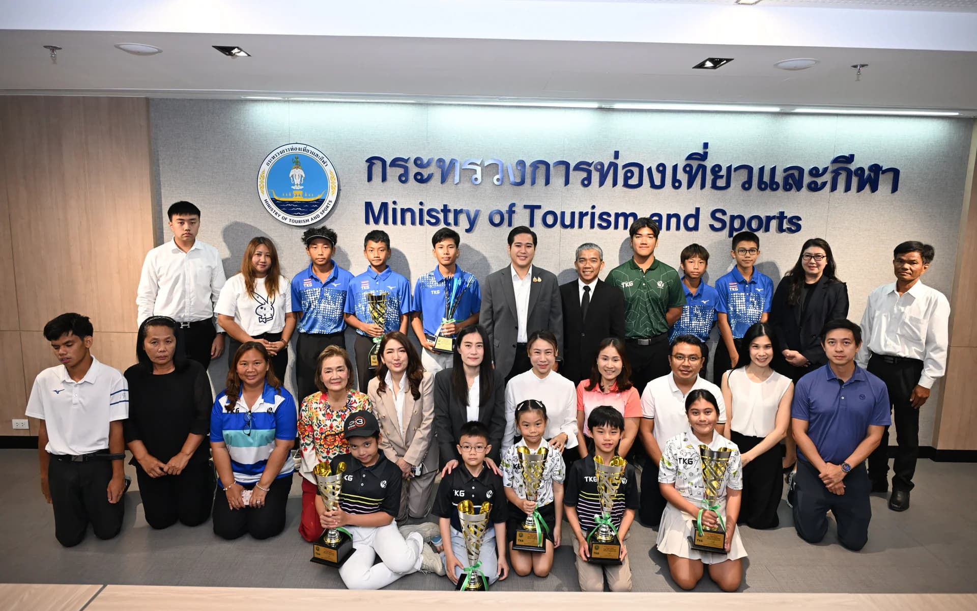 เลขาฯ "พัสกร" ส่งกำลังใจทัพนักกอล์ฟเยาวชนไทย TKG Tour ก่อนลุยศึกนานาชาติที่ไต้หวัน ย้ำกีฬาเป็นเวทีสร้างคน สร้างชื่อเสียงประเทศ
