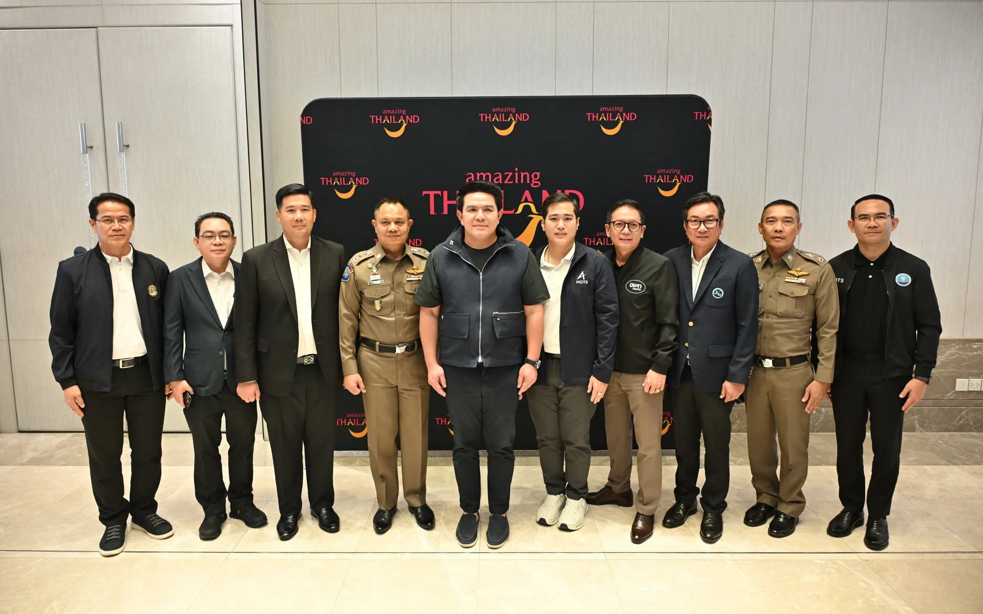 “รมว.สุรศักดิ์” ลงพื้นที่พัทยา รับฟังภาครัฐ–เอกชนชลบุรี ยกระดับความปลอดภัยด้วย AI เดินหน้าปราบธุรกิจนอมินี พร้อมผลักดันอู่ตะเภาและพัทยาสู่ศูนย์กลางการท่องเ