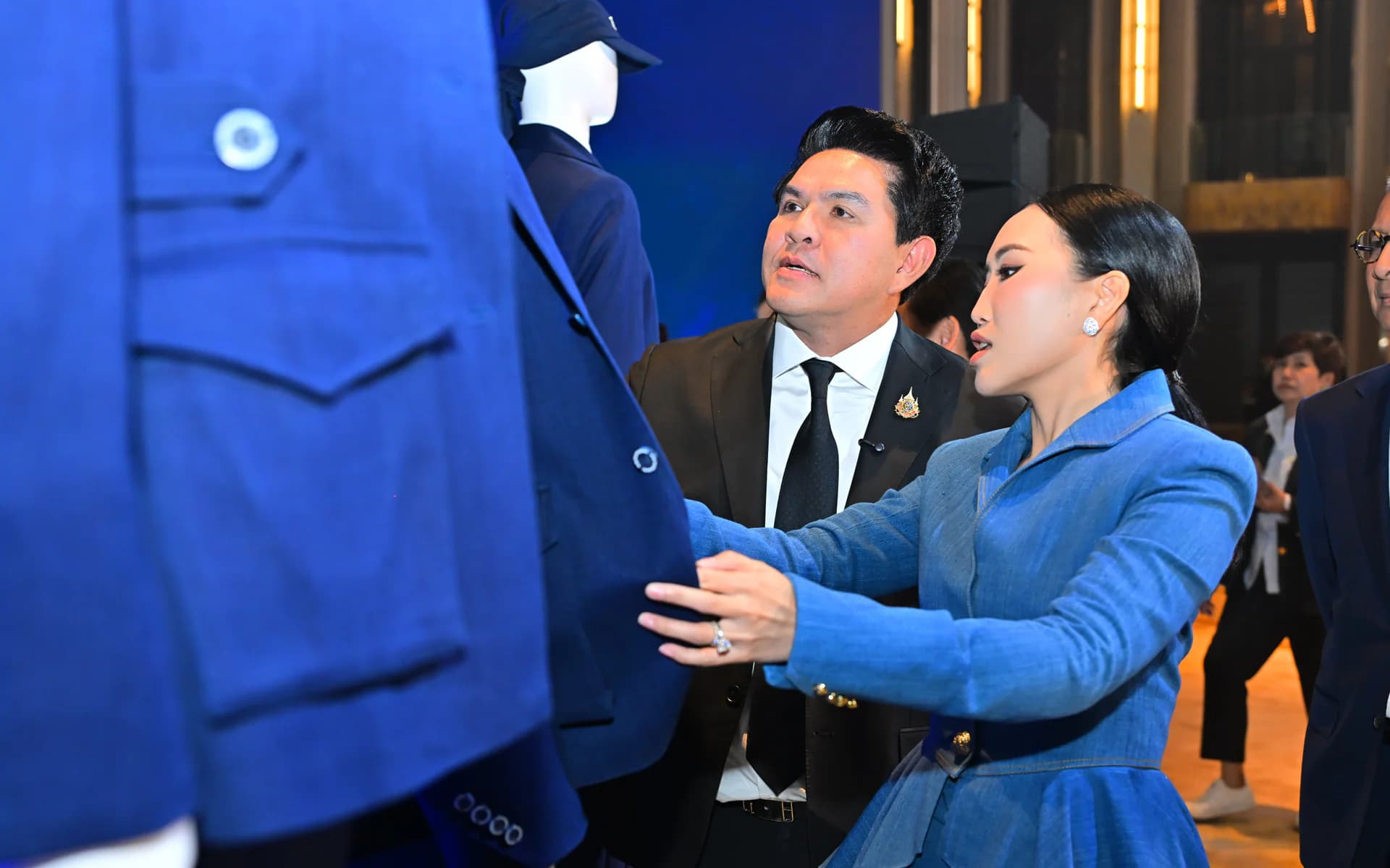 รมว.สุรศักดิ์ เปิดตัวชุดพิธีการนักกีฬาไทย ลุยศึกเอเชียนเกมส์ ครั้งที่ 20 ชูผ้าไทย–อัตลักษณ์ไทยสู่เวทีโลก