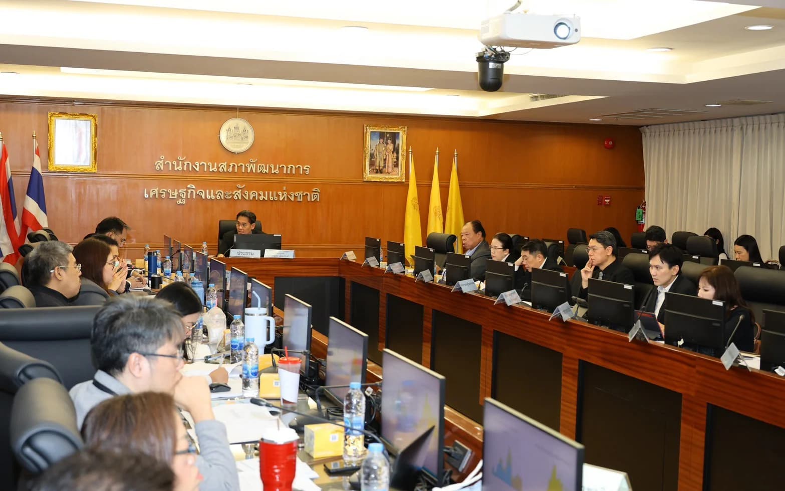 รองปลัด “ณัฏฐิรา” ร่วมประชุมติดตามภาวะเศรษฐกิจไทยไตรมาสที่ 2 และแนวโน้มปี 2569