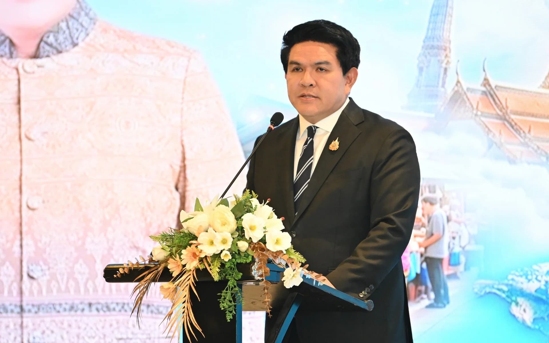 รมว.ท่องเที่ยวและกีฬา เปิดเผยแนวทาง “ท่องเที่ยวไทยท่ามกลางวิกฤตโลก” ชู 5 นโยบายหลักและมาตรการเชิงลึก มุ่งยกระดับสู่อุตสาหกรรมท่องเที่ยวคุณภาพสูงและยั่งยืน