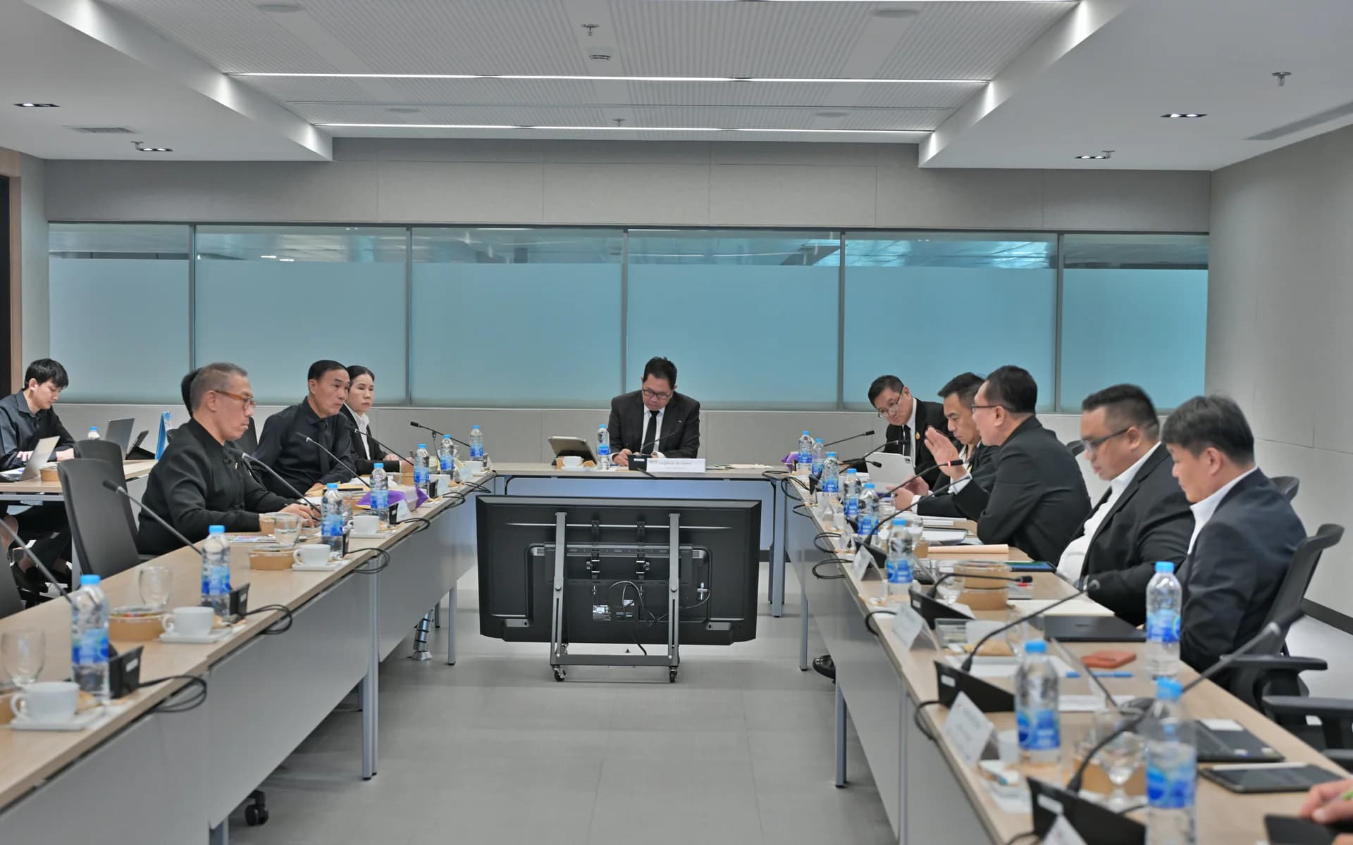 รองปลัด ณัฏฐิรา ร่วมประชุมติดตามความคืบหน้าการพิจารณาโครงการกระเช้าลอยฟ้าภูกระดึง พร้อมทบทวนตัวชี้วัด อพท. ให้สอดคล้องนโยบายรัฐบาล มุ่งพัฒนาการท่องเที่ยวคว