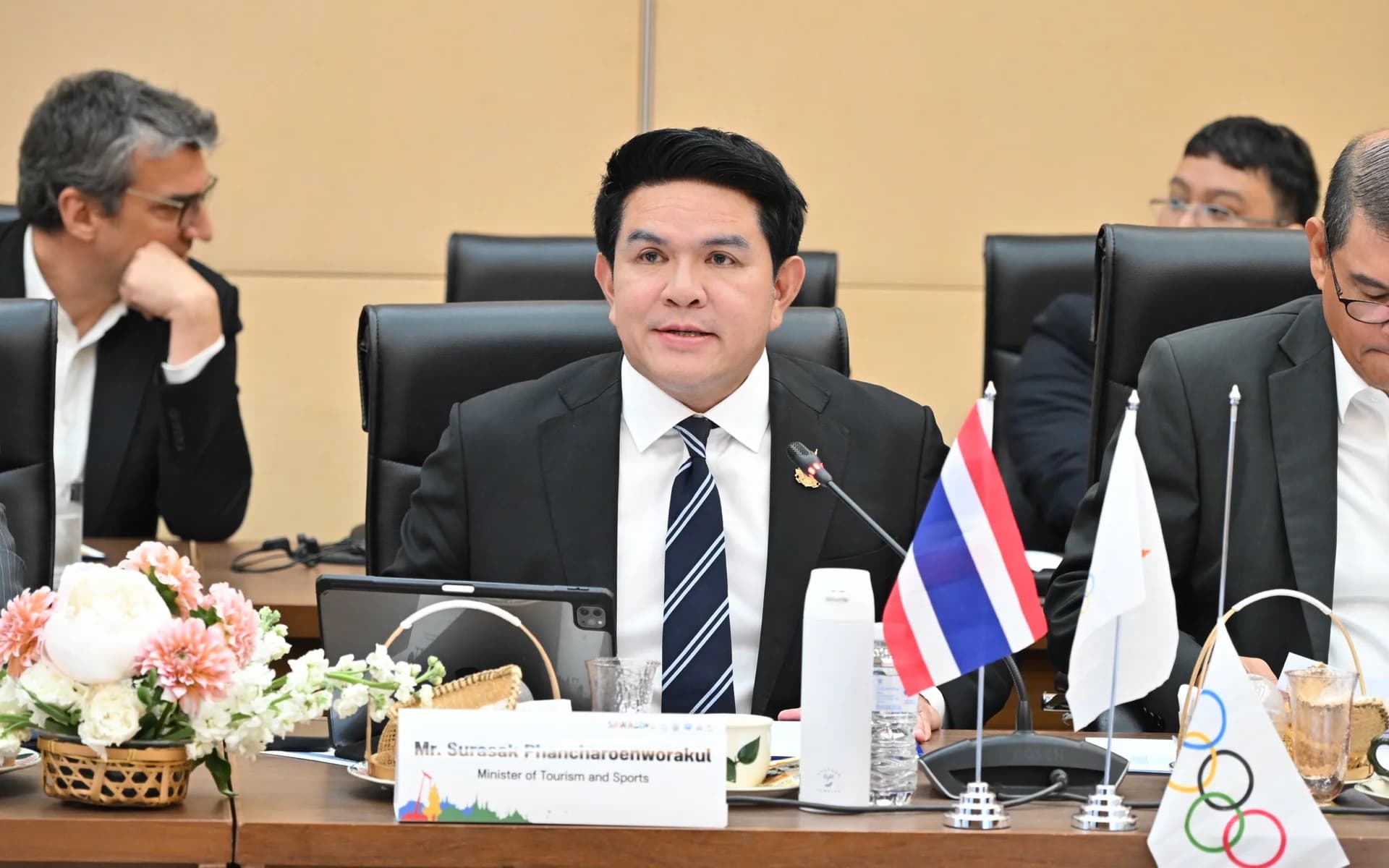 รมว.สุรศักดิ์ รุกคืบแผนเจ้าภาพ ‘ยูธโอลิมปิก 2030’ ชูประเด็นตั้ง ‘กระทรวงกีฬา’ ยกระดับไทยสู่ศูนย์กลางกีฬาระดับโลก