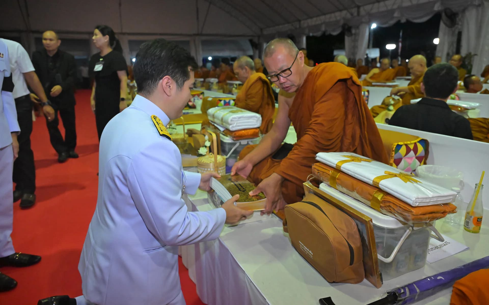 เลขานุการ รมว.ท่องเที่ยวและกีฬา ร่วมงาน “ทดแทนคุณแผ่นดิน” ณ พุทธมณฑล จังหวัดนครปฐม น้อมรำลึกพระมหากรุณาธิคุณ บำเพ็ญพระราชกุศล