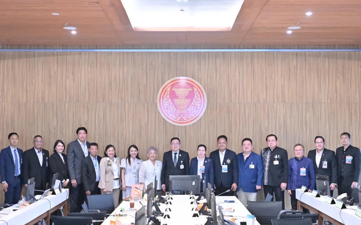 ก.การท่องเที่ยวและกีฬา ประสานพลัง กมธ. วุฒิสภาเตรียมความพร้อมทัพนักกีฬาไทยลุยศึกเอเชียนเกมส์ 2026