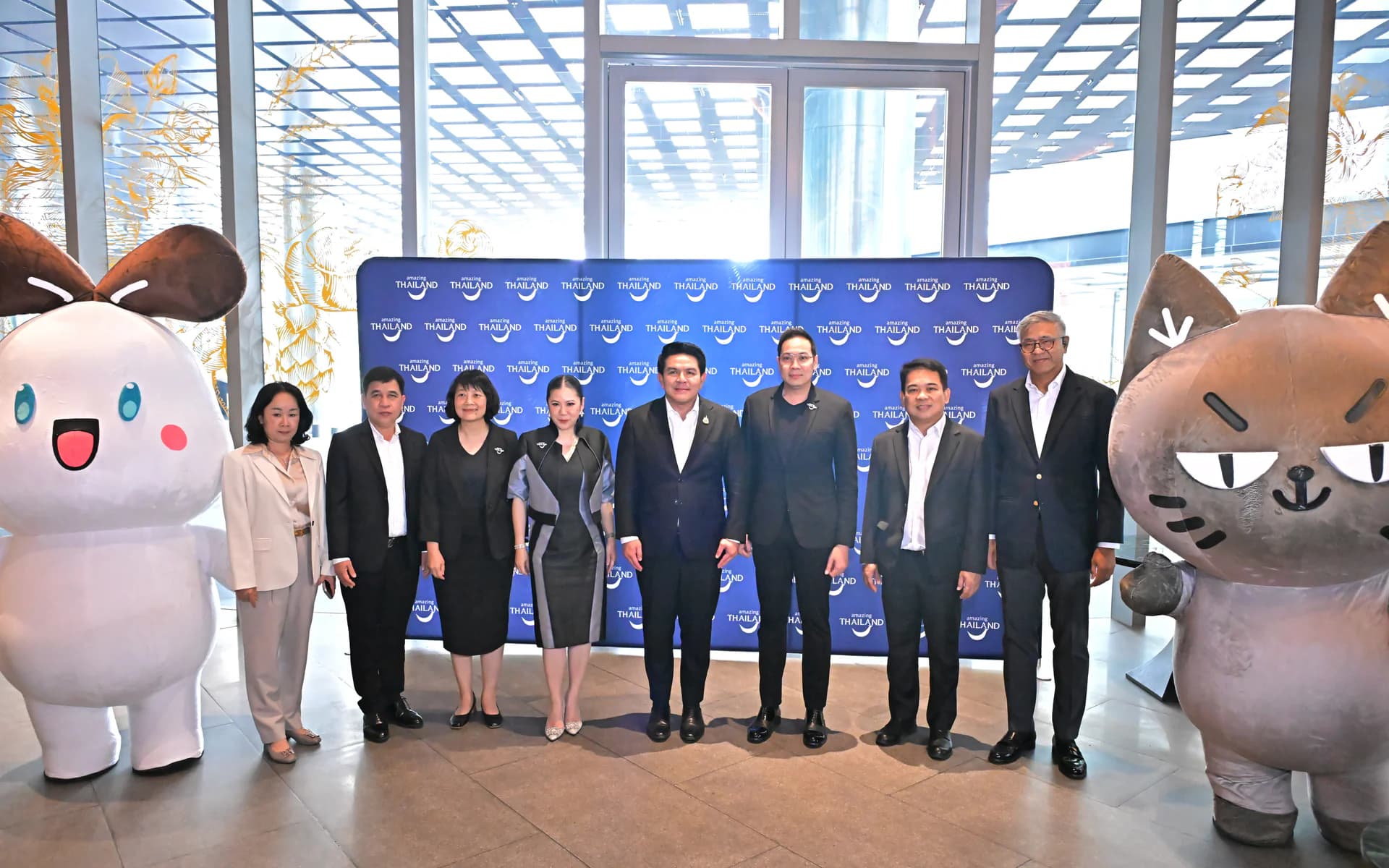 รมว.สุรศักดิ์ “ล้อมวงคุย” สรุปท่องเที่ยวไตรมาส 4 เดินหน้าสร้าง Value กระตุ้นเศรษฐกิจ มั่นใจดันรายได้ท่องเที่ยวตามเป้าหมาย