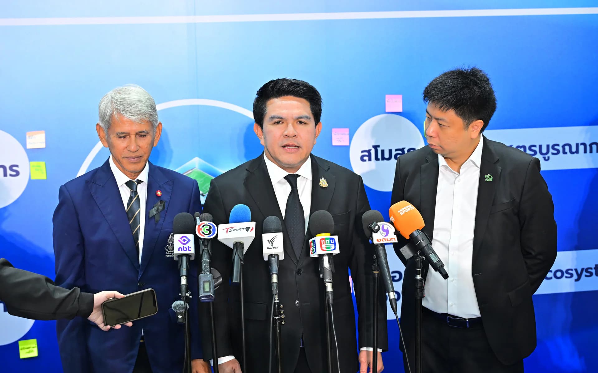 “รมว.สุรศักดิ์” ชู “จักรวาลฟุตบอล” ใช้กีฬาสร้างอนาคตเด็กไทย ดึงเยาวชนหลุดระบบคืนสู่การศึกษา–สร้างอาชีพ พร้อมดันคนไทยเข้าถึงถ่ายทอดสดกีฬาสำคัญ