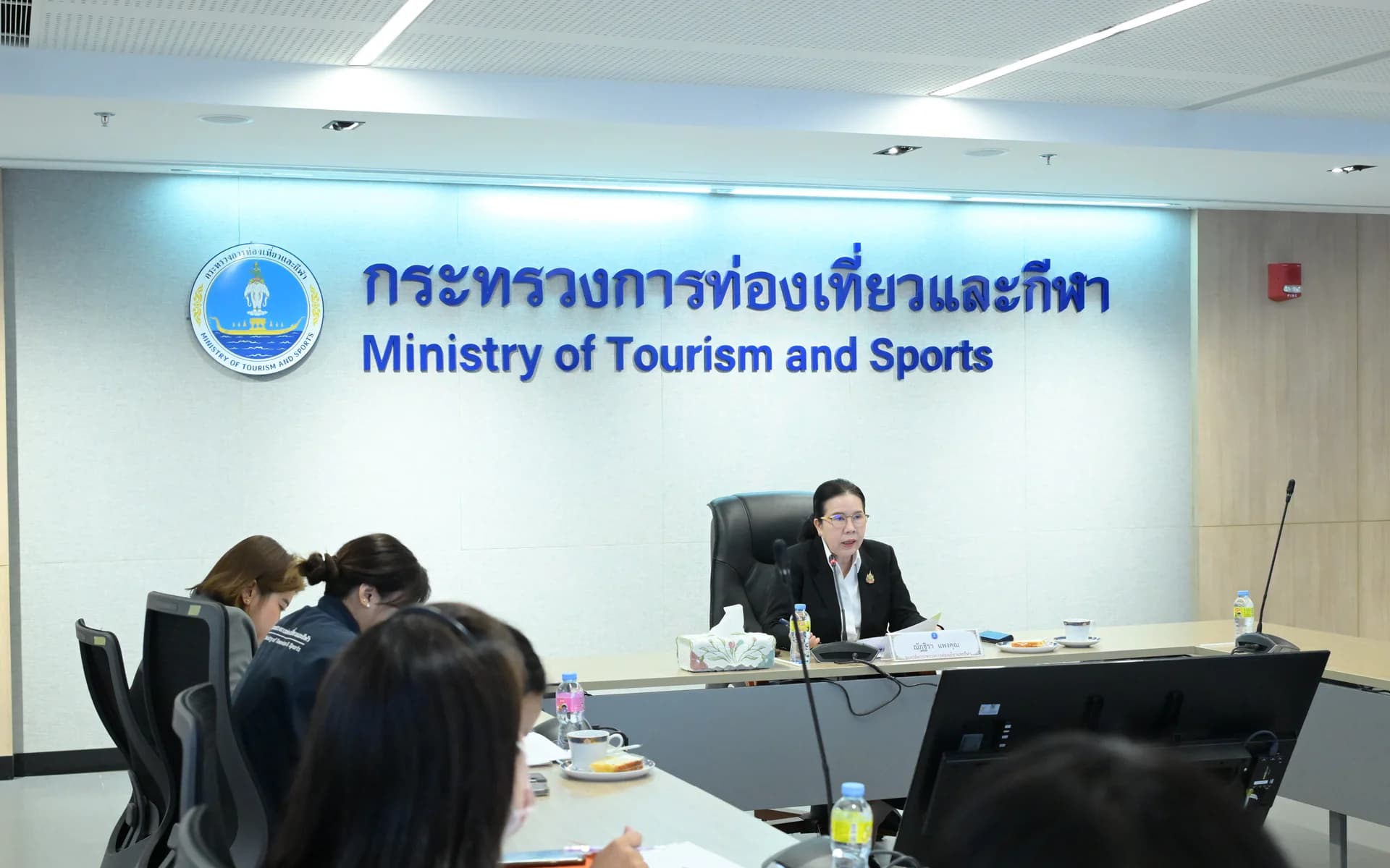 “รองปลัดฯ ณัฏฐิรา” นำประชุมวางกรอบจ้างเหมาภาคเอกชน ปี 2570 มุ่งบริหารกำลังคนคุ้มค่า โปร่งใส รองรับภารกิจ สป.กก.
