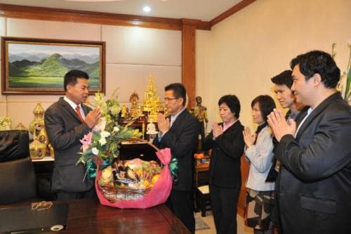คณะข้าราชและเจ้าหน้าที่ ศทส.เข้าเยี่ยมคาราวะ นายสมบัติ คุรุพันธ์ ผู้ช่วยรัฐมนตรีประจำกระทรวงการท่องเที่ยวและกีฬา