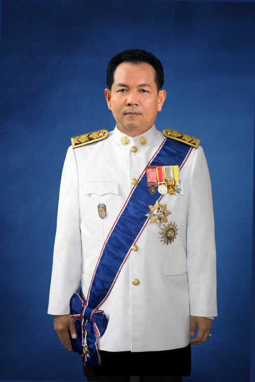นายขจร วีระใจ