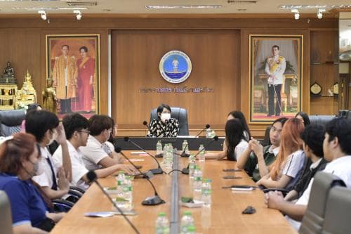 ผู้อำนวยการกองนโยบายการท่องเที่ยวและกีฬาแห่งชาติ ได้บรรยายนโยบายจากภาครัฐให้นักศึกษาหลักสูตรศิลปศาสตรบัณฑิต สาขาวิชาการท่องเที่ยว โรงเรียนการท่องเที่ยวและการบริการ มหาวิทยาลัยสวนดุสิต